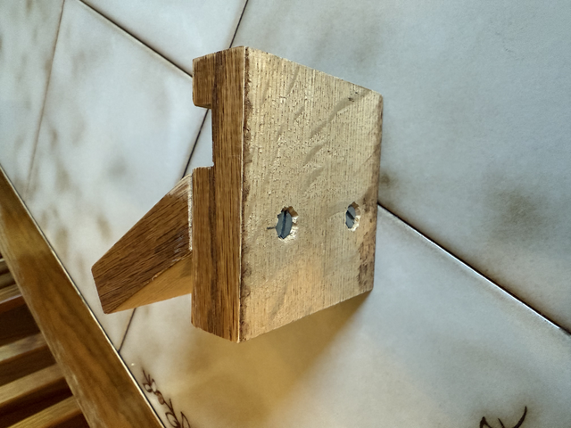 wood phone stand